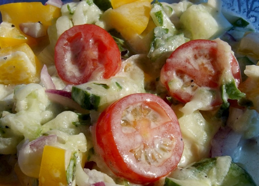 Das gibt die Supersalat- Soße für alle Blattsalate und gemischten Salate und gibt dir auch noch die nötige Vitamin C-Menge.
