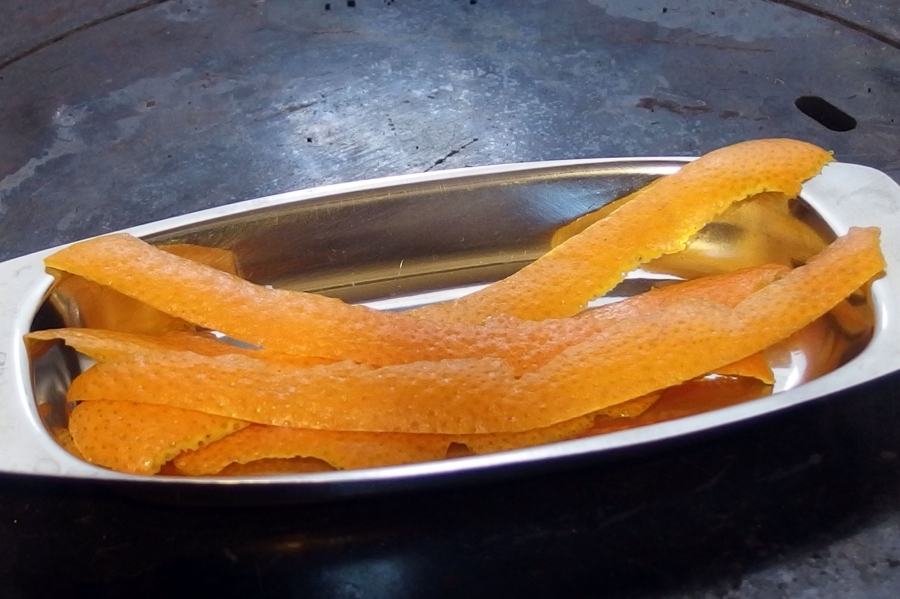 Orangen-Zitonenschalen-Aroma selber herstellen.