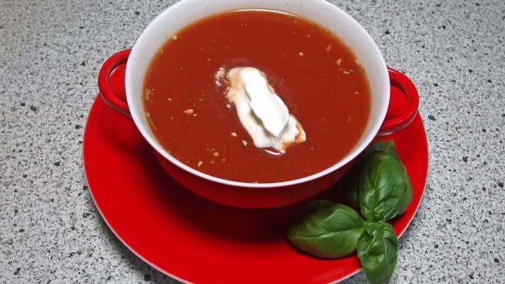 Leckere Tomatensuppe wie beim Italiener schnell und einfach zubereitet.