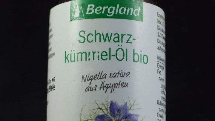 Schwarzkümmelöl, ein bewährtes Mittel im Nahen Osten, gegen Bronchitis und Asthma.