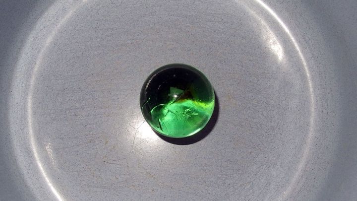 Das Anbrennen von Speisen vermeidet man mithilfe einer Glaskugel.