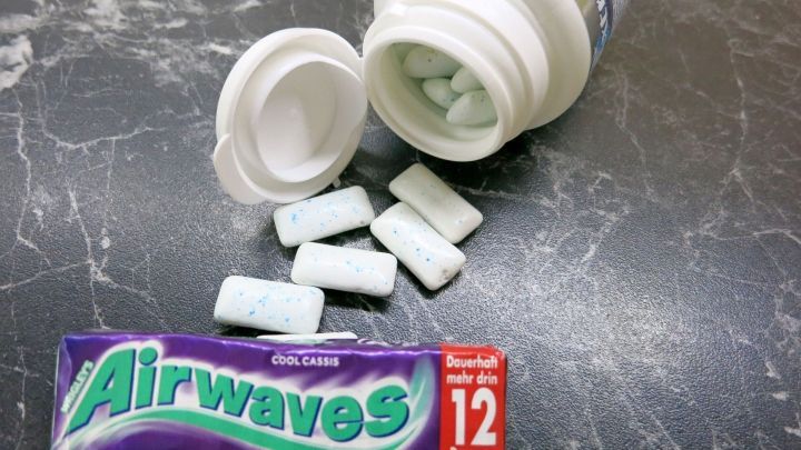 kaugummi gegen kratzen im hals