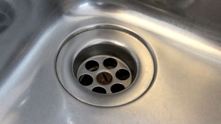 Vorsicht! Für Frischluft sorgen und die Füllhöhe des Saugbehälters im Auge behalten und anschließend gut nachspülen.