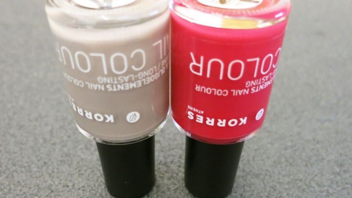 Nagellack wird nicht zähflüssig, wenn man die Flasche auf dem Kopf stehend aufbewahrt.