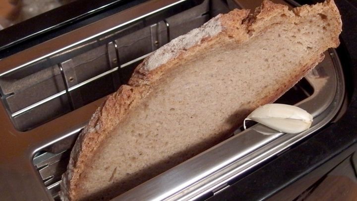 Sehr bekömmlich und schmackhaft ist es, wenn man dazu einen selbstgemachten Kümmeltee trinkt.