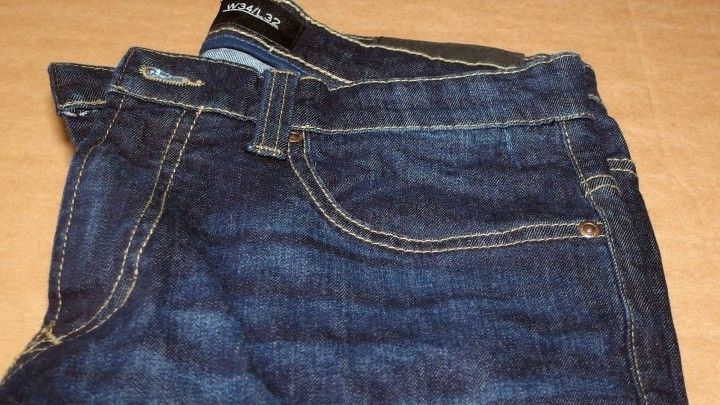 Ausbleichen Von Neuen Jeans Verhindern Frag Mutti