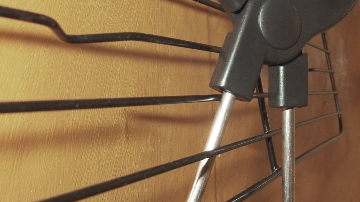 Mehr Platz in der Küche: Dieses System gibts im Küchenfachhandel zwar auch zu kaufen, es kostet dort aber wesentlich mehr und das Kuchengitter erfüllt seinen Zweck genau so gut.