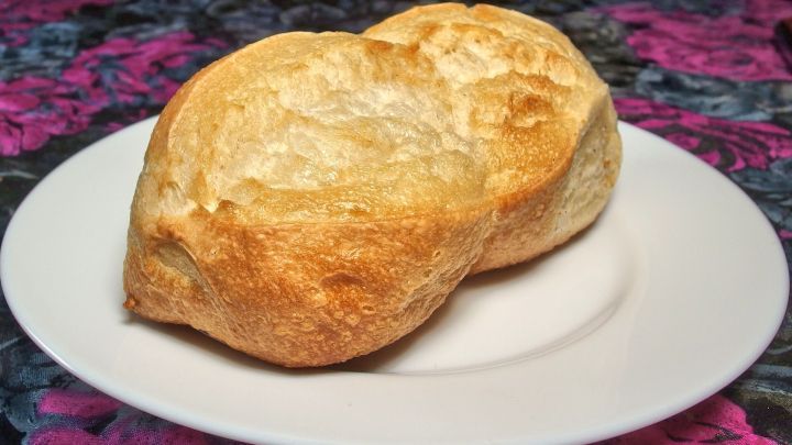 So werden sogar uralte und knochenharte Brötchen wieder weich.