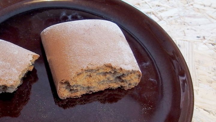 Bratensauce wunderbar andicken, mithilfe von ungesüßten Soßenlebkuchen aus Bayern.
