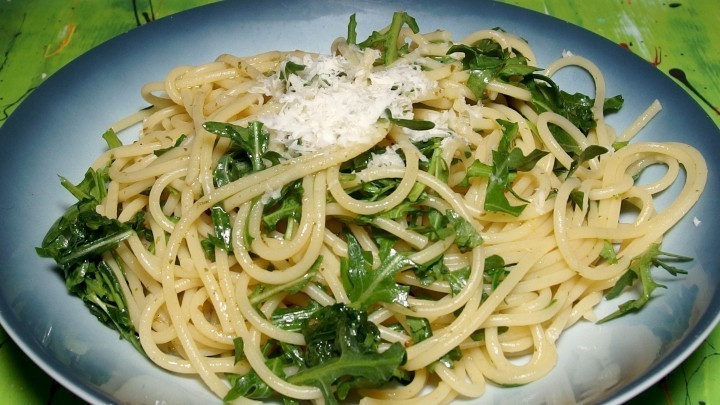 Spaghetti-Rucola-Salat - Rezept | Frag Mutti