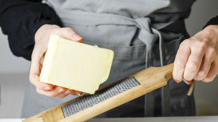 Du benötigst schnelle weiche Butter? Wende diesen Tipp an und im Nu ist sie weich genug zur weiteren Verarbeitung!