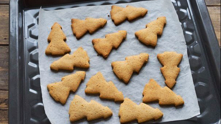 Plätzchen für den Tortenboden verwenden - eine Resteverwertung für Gebäck.