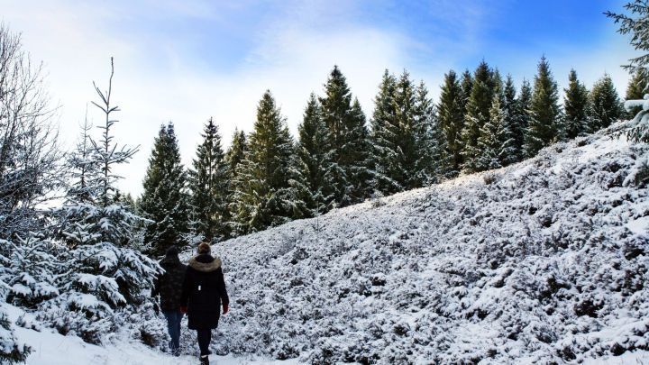 Wer kennt es nicht nach einem schönen Winterspaziergang. Auf den Schuhen bleiben nicht so schöne Salzflecken zurück.