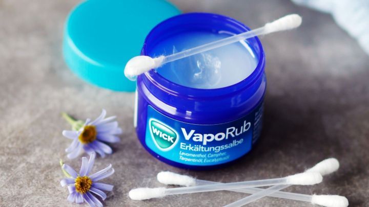 Eine sehr gute und günstige Methode gegen Nagelpilz: Mit Vick Vaporup nach 6 Monaten pilzfrei.
