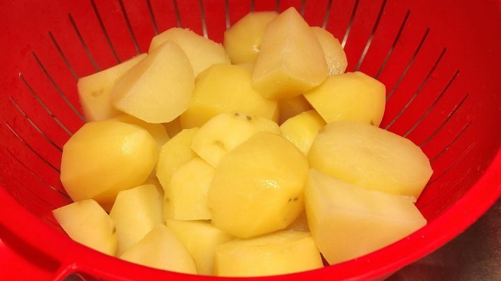 Angebrannte Kartoffeln? Das kann doch jedem mal passieren. So kann man die Kartoffeln noch retten.