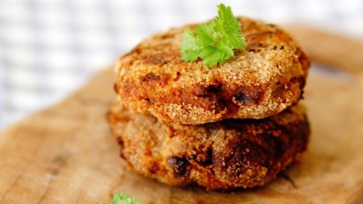 Wenn's schnell gehen soll: Dieses Rezept für Frikadellen habe ich heute ausprobiert und werde meine Frikadellen nicht mehr anders machen. Dazu ein toller Kartoffelsalat und fertig ist ein tolles Sommeressen.