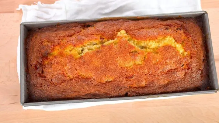 Dieser vegane Universal-Kuchen ist sehr lange haltbar und kann sehr vielseitig und beliebig abgewandelt werden. Probier’s selber aus!