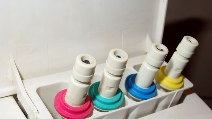 Mit einer Munddusche lässt sich der Syphon hervorragend säubern. Mit 1-2 cm Abstand wirkt sie wie ein Dampfdruckstrahler.