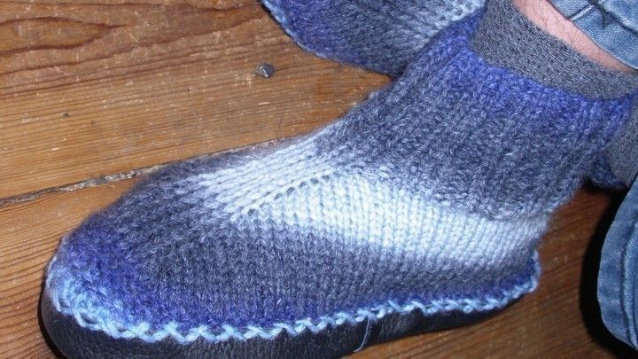 Socken Oder Huttenschuhe Ohne Komplizierte Ferse Stricken Frag Mutti