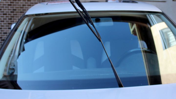 Wer ein neues Auto hat, sollte es vieleicht nicht auf den Lack machen, aber meine alte Karre hat es nicht gestört.