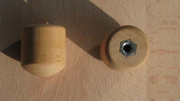 Schraubmutter in Holz einpressen | Frag Mutti