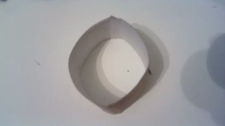 Ring aus Pappe schneiden