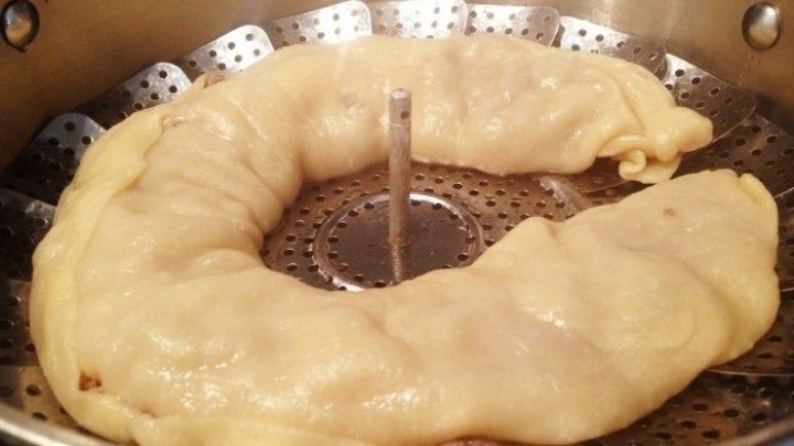 Kirgisische Nudel-Hackfleischrolle mit Ofengemüse - Rezept