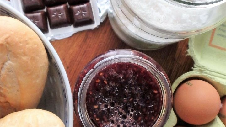 Heißer Schoko-Himbeer-Baiser-Nachtisch aus altbackenen ...