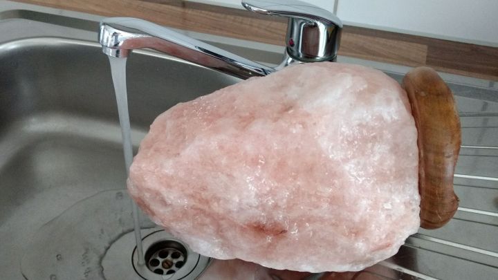 Salzkristall-Lampe von Staub befreien | Frag Mutti Salzkristall-Lampe von Staub befreien | Frag Mutti