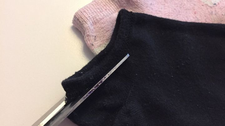 Alte Socke - neuer Haargummi: Dieser Tipp verrät euch, wie einfach es geht. Probiere es schnell aus.