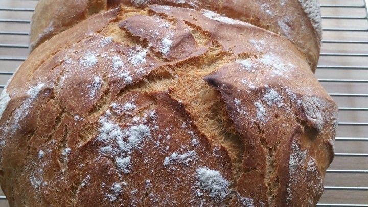 Leckeres Zwillings-Brot mit Schmand im Römertopf - Rezept | Frag Mutti