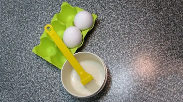 Gerade in der Weihnachtsbäckerei braucht man oft nur das Eigelb oder das Eiweiß. Aber den Rest wegschmeißen? Nie und nimmer!