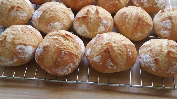 Weizenbrötchen mit Übernachtgare - Rezept | Frag Mutti