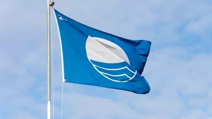 2020 wurde Warnemünde erneut mit dem Umweltsymbol der Blauen Flagge ausgezeichnet.