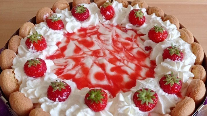 Erdbeer-Sahne-Creme-Torte - Rezept | Frag Mutti