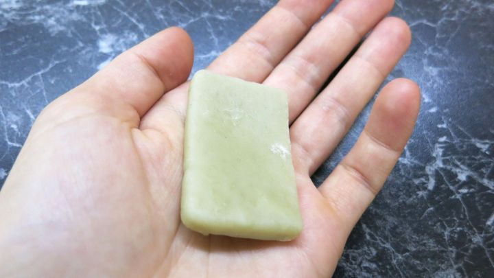 Olivenölseife ist eine weiche und gesunde Alternative zu Shampoos und anderen Seifen für den ganzen Körper.