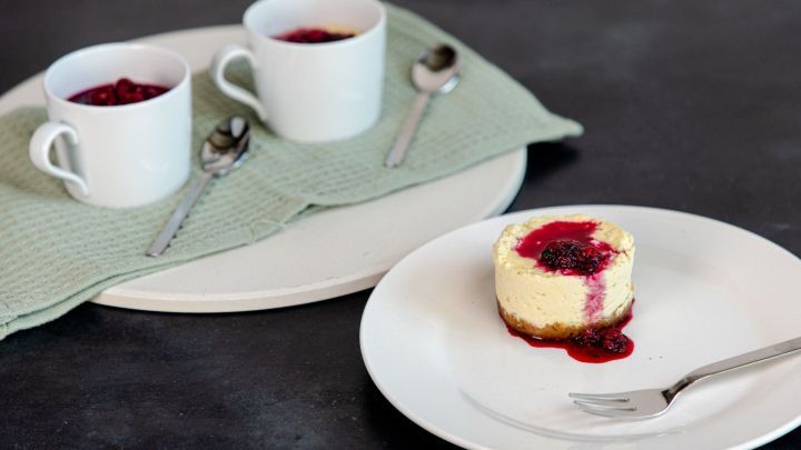 Tassen-Käsekuchen aus der Mikrowelle - Rezept | Frag Mutti Tassen-Käsekuchen aus der Mikrowelle - Rezept | Frag Mutti