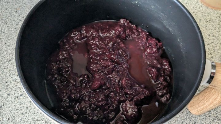 Brombeerlikör &amp; Brombeermarmelade selber machen - Rezept | Frag Mutti