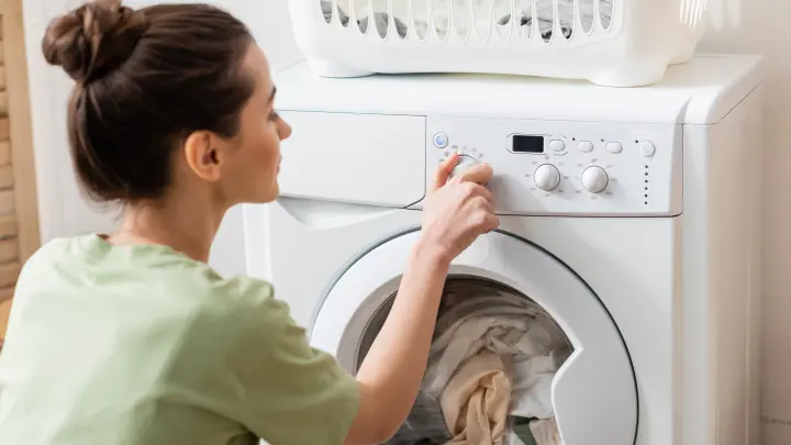 Vorwäsche einfach erklärt: ✓ Schonende Reinigung für stark verschmutzte Wäsche ✓ Schritt-für-Schritt-Anleitung ✓ Alternativen zur Vorwäsche