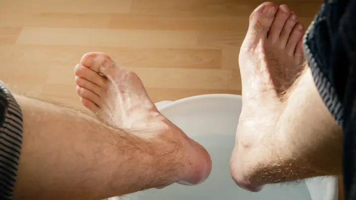 Entdecke ein einfaches Hausmittel für gepflegte, gesunde Füße – du wirst überrascht sein, wie leicht es geht!