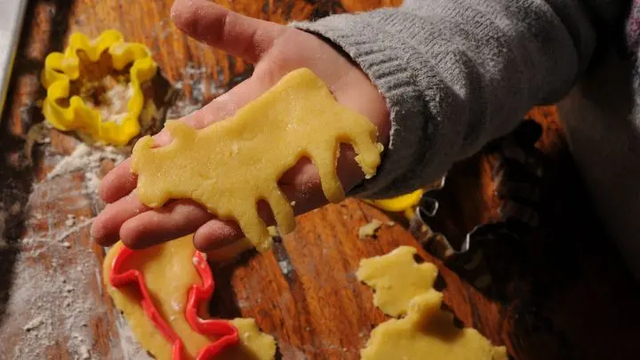 Fr&uuml;her haben die Menschen Pl&auml;tzchen in Form von Tieren gebacken, damit die Geister freundlich bleiben.