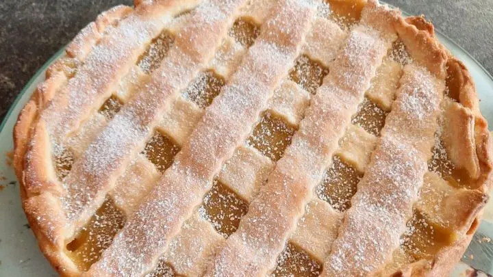 Lust auf etwas Süßes ohne viel Aufwand? Dieser Kuchen-Trick mit Apfelmus macht dir den Nachmittag richtig gemütlich.