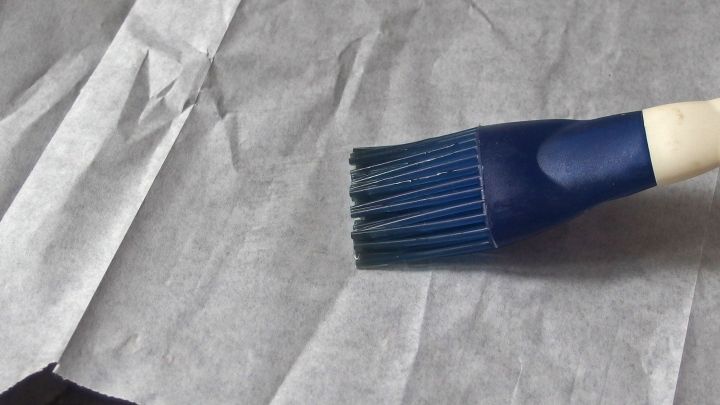 Das Backpapier ist ausgegangen? Einfach Butterbrotpapier verwenden.