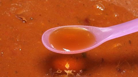 Honig hilft sehr gut, wenn es darum geht versalzenes Essen zu retten.