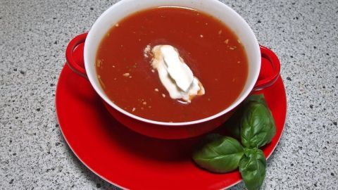 Leckere Tomatensuppe wie beim Italiener schnell und einfach zubereitet.