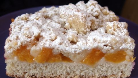 Mit einem Trick halten Streusel bombenfest auf dem Streuselkuchen.