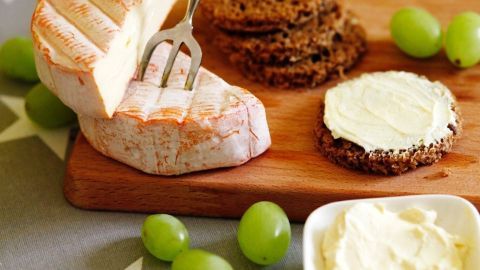 Leckeres bayrisches Obazda Rezept. Die Zubereitung ist nicht schwer.