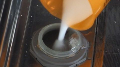Salz für Regenerierungsanlagen als günstige Alternative zu teuerem Spülmaschinensalz.