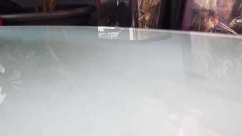 Hartnäckige Fettflecken auf Mattglas / Milchglas entfernen.
