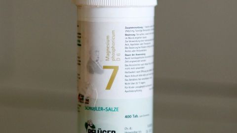 Seit der ersten Einnahme von Schüssler Salz Nr. 7 (Magnesium phosphoricum) habe ich keine nächtlichen Waden-, Fuß- oder Zehenkrämpfe mehr!